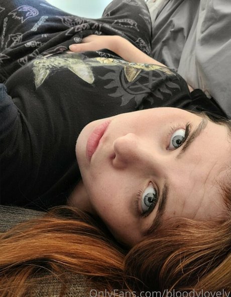 bloodylovely sex actress pics