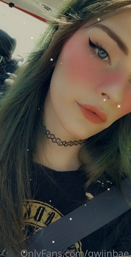 qwiinbae pretty pornstar pic