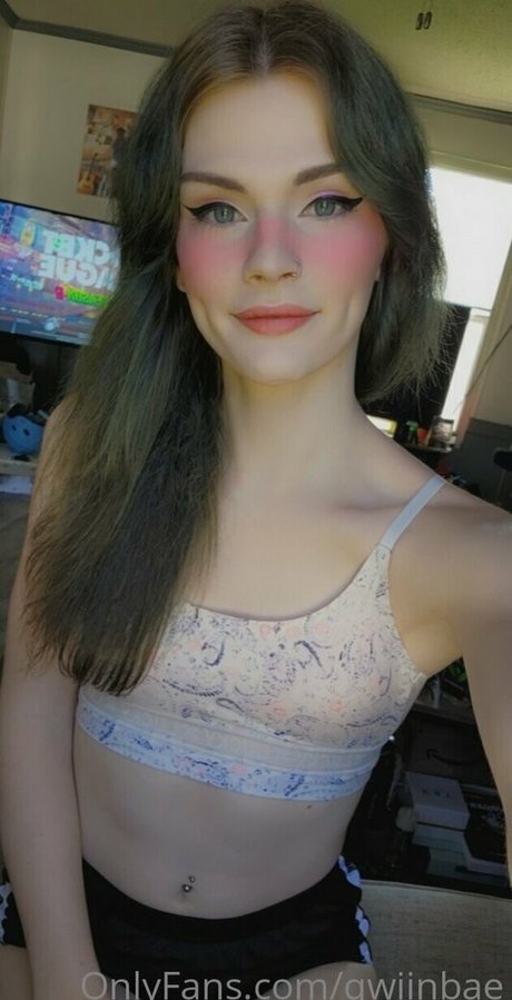 qwiinbae star erotic image