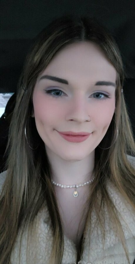 qwiinbae star sexy image