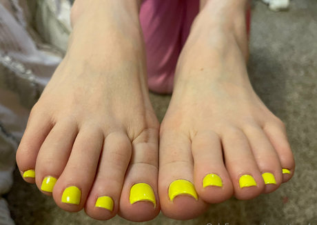 sweettoes4u naked pornstar galleries