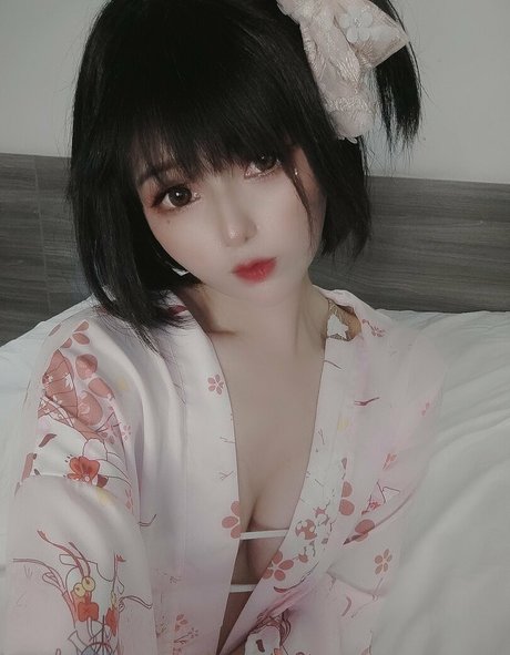 mica 03021993 sexy actress img