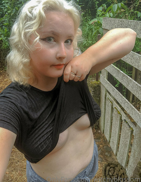 witchyblossom top actress gallery