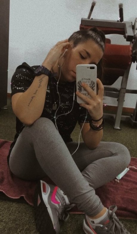 umi isabella pretty actress images