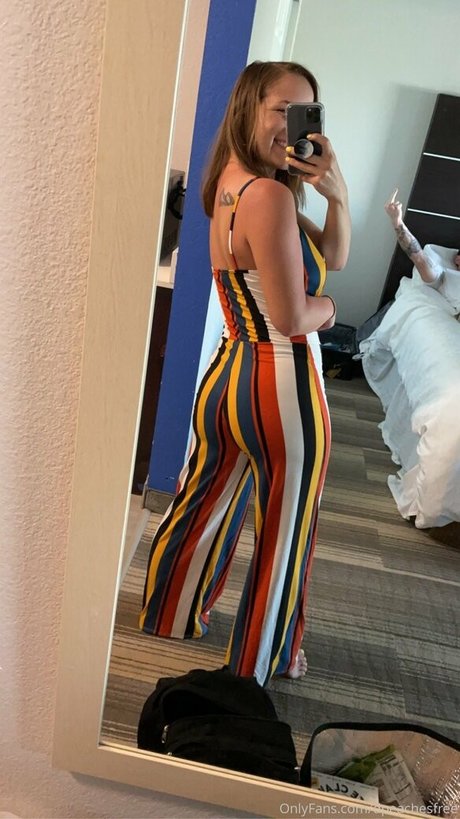 dpeachesfree pornographic actress image