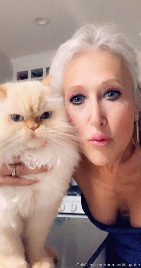 female popular onlyfans hot nude gallery