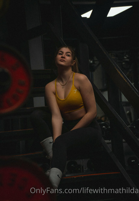 actress onlyfans free nude image