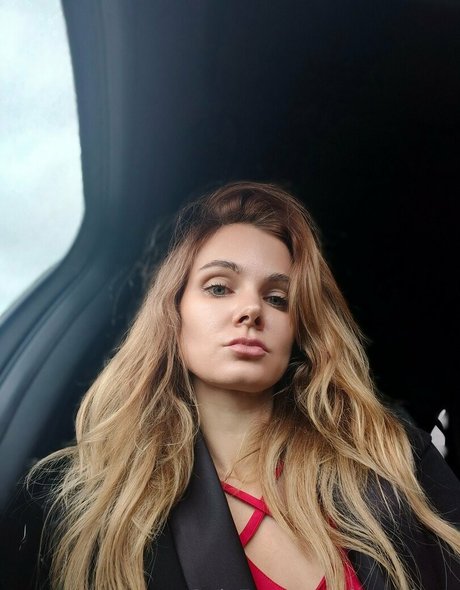 itsmekaro pretty star pics