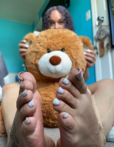 deedeericanfeet pornstar beautiful pic
