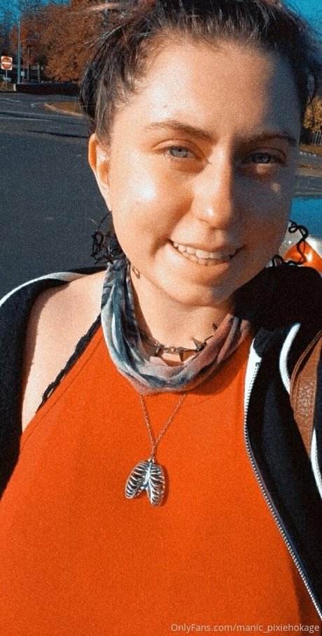 manic pixiehokage pretty actress pic