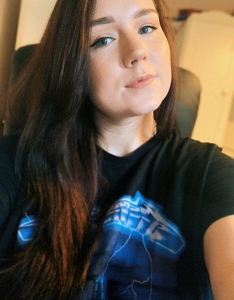 Cherrycola1990 xxx model photos