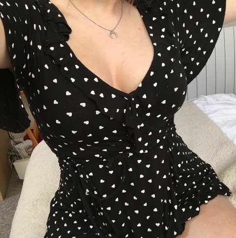 bbgumbitchhh hot actress pic