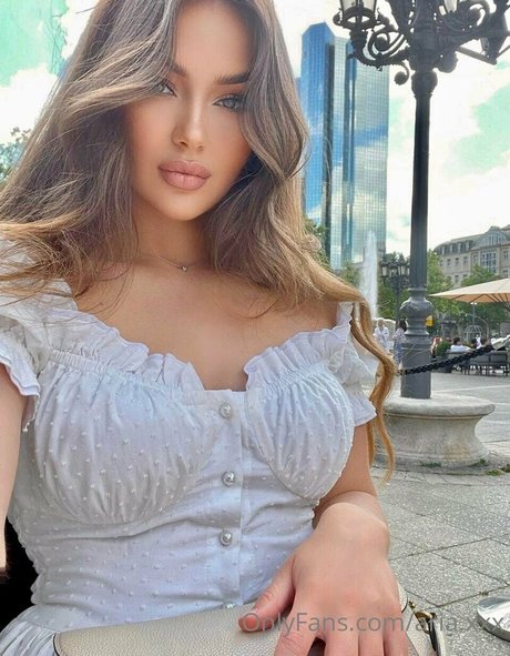 aria xxx xxx pornstar picture