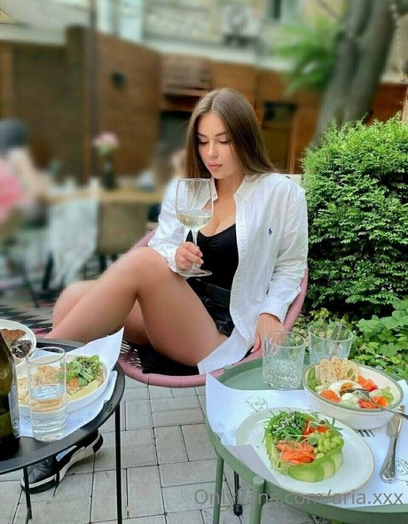 aria xxx model hot images