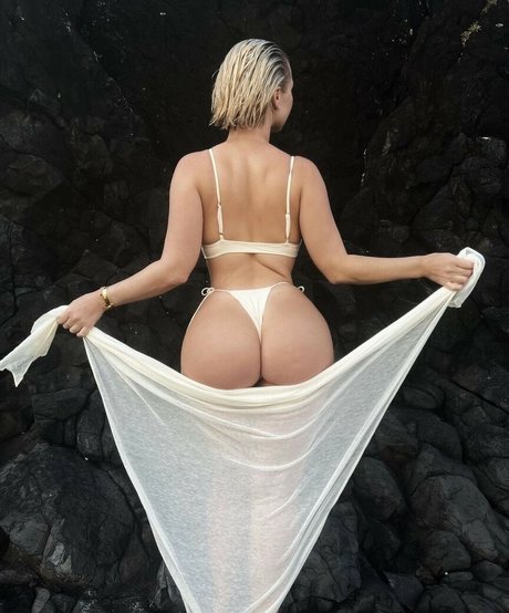 Bianca Elouise pornstar exclusive photo