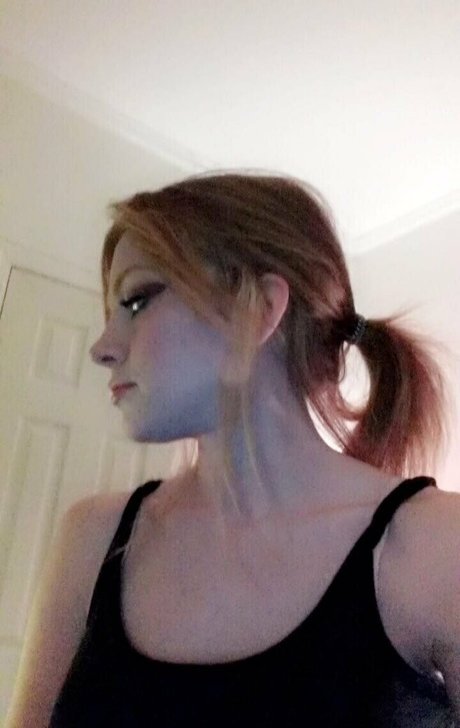 asian blonde onlyfans top photo