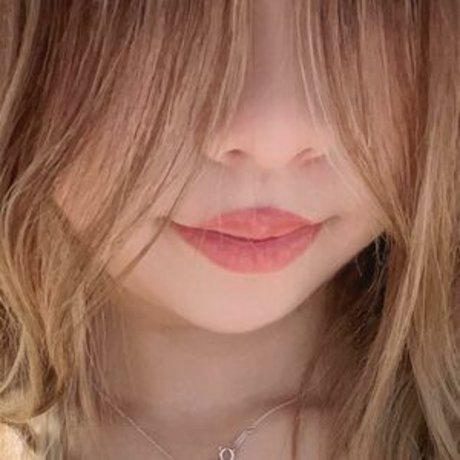 mxeqia erotic actress image