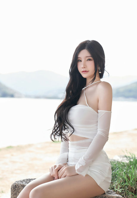 Zhou Yuxi pornstar hd photo