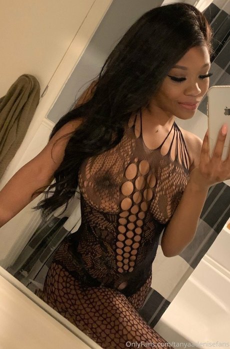 Tanyaadenisefans Photo Gallery