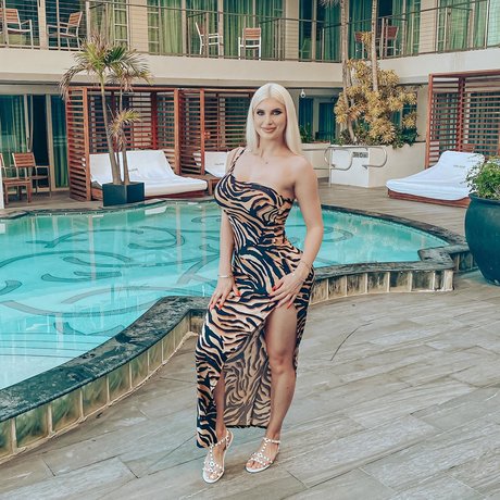 Laura Blake Hahnel erotic pornstar archive