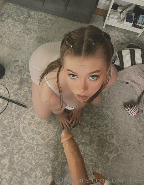 town free best actress gallery