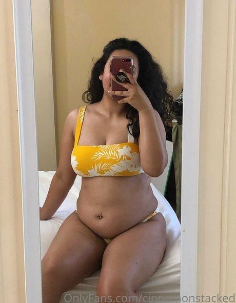 cinnamonstacked pornstar exclusive image