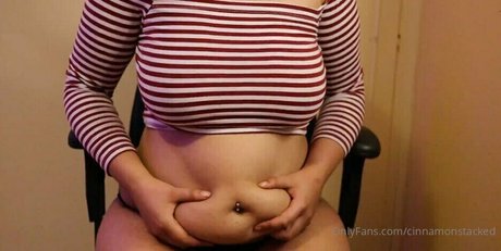 cinnamonstacked nude pornstar pics