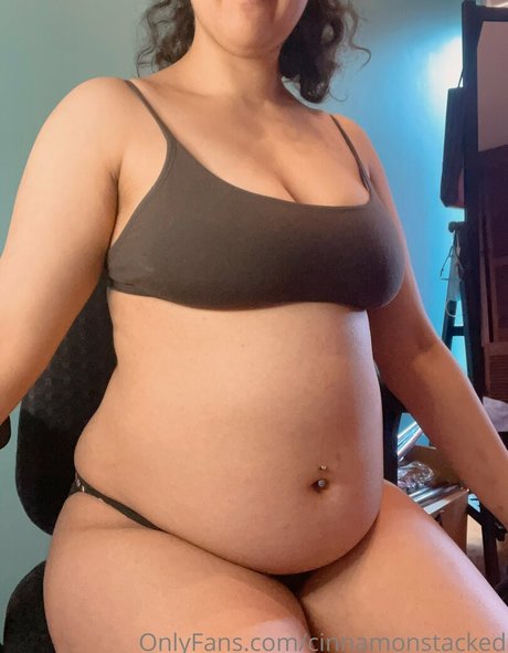 cinnamonstacked model pretty picture