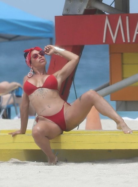 Lis Vega model perfect pics