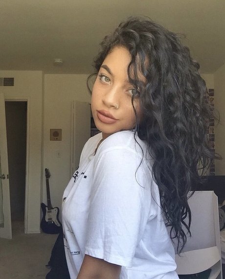 Kiana Lede nice star picture