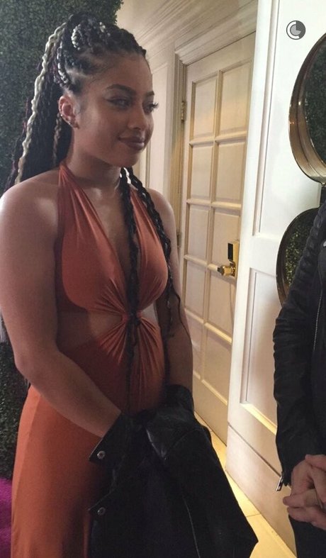 Kiana Lede best star image