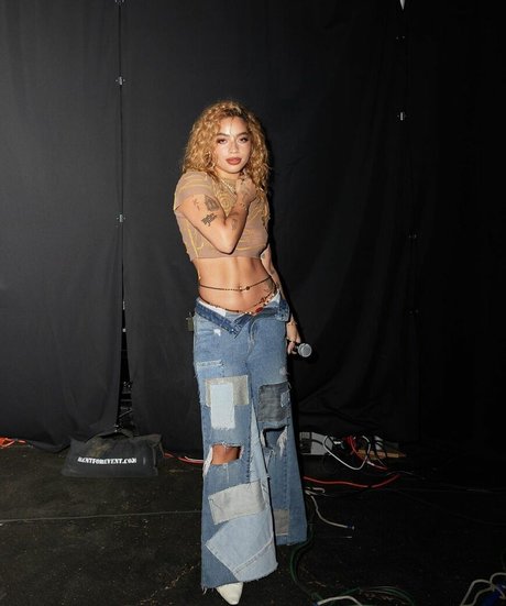 Kiana Lede model free galleries