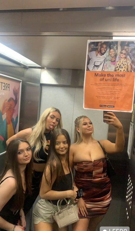 Alexandra Spencer hot star photo