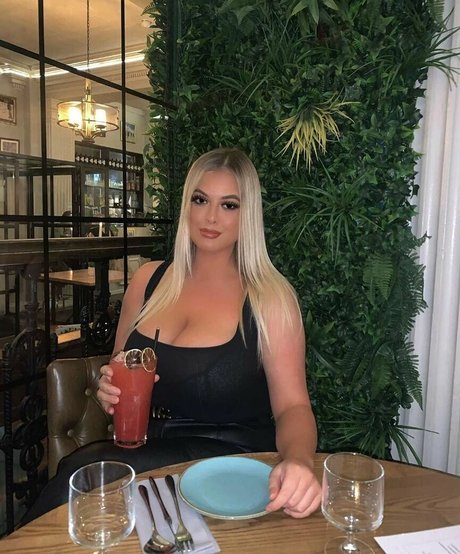 Alexandra Spencer model naked photo