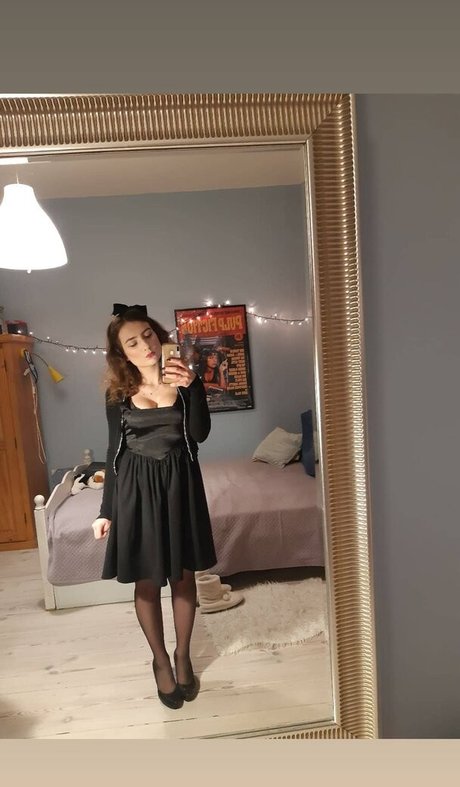 hijabi onlyfans pornographic image