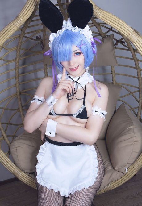 ShiroKitsune model erotic photos