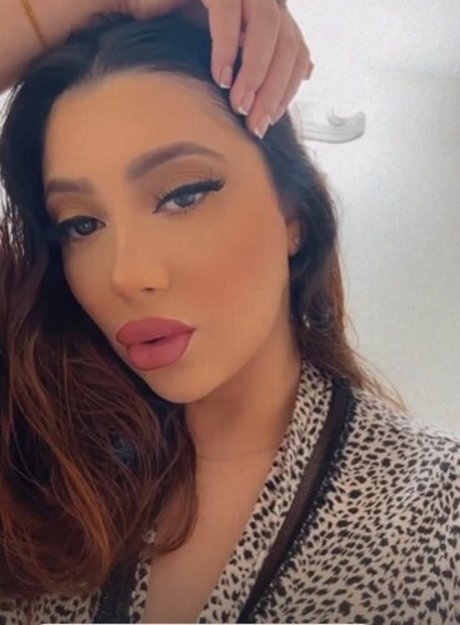 _xsvee free model pic