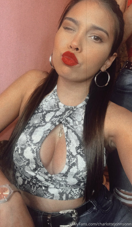 dark nipples onlyfans top image