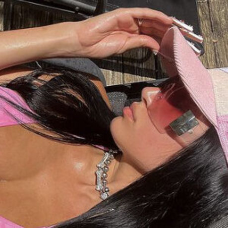 Summerraynnn pornstar nudes image