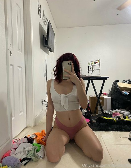 rileyjeansfw top model pic