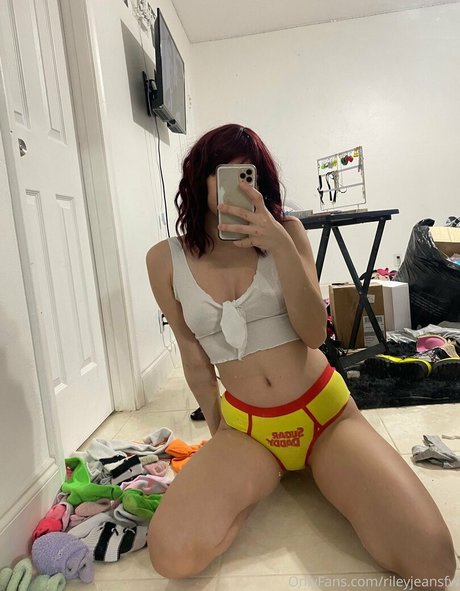 rileyjeansfw pornstar nice photo