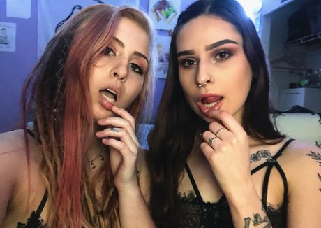 tatteddbeautyy hot star pics