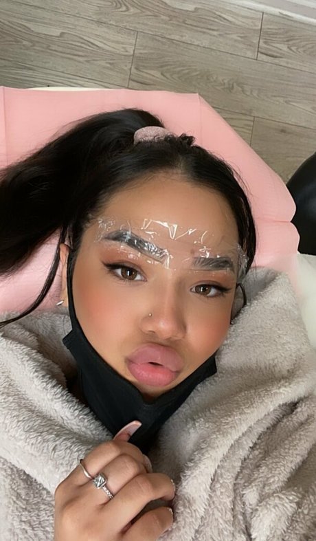 desmariie model free images