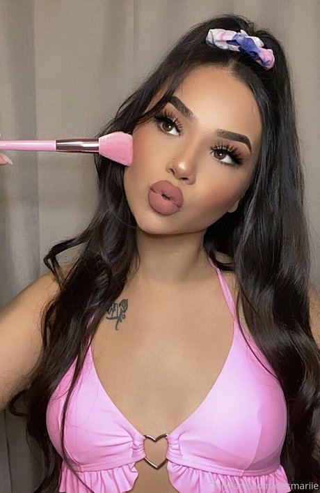 desmariie model best pic