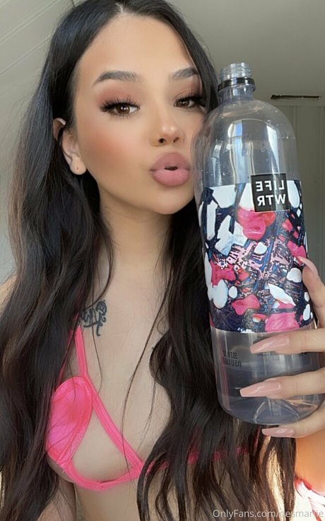 desmariie model hd images