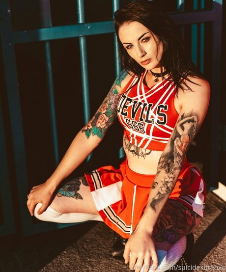 suicidekittenxo model beautiful image