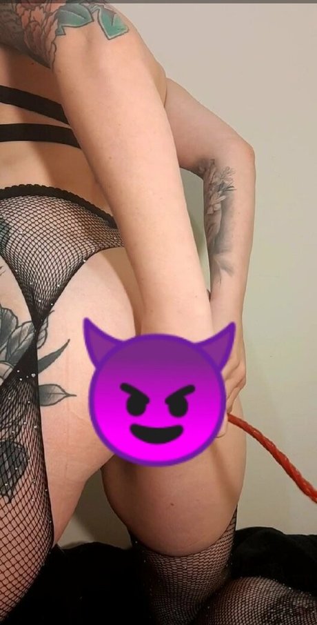 suicidekittenxo art actress photo