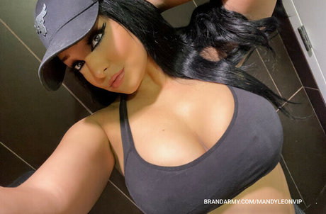 Mandy Leon pornstar nice pictures