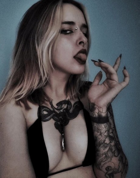 Satana 7 xxx model img