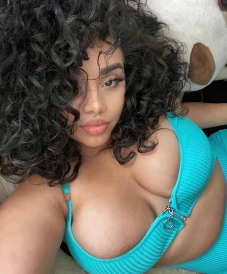 busty solo onlyfans free nude image